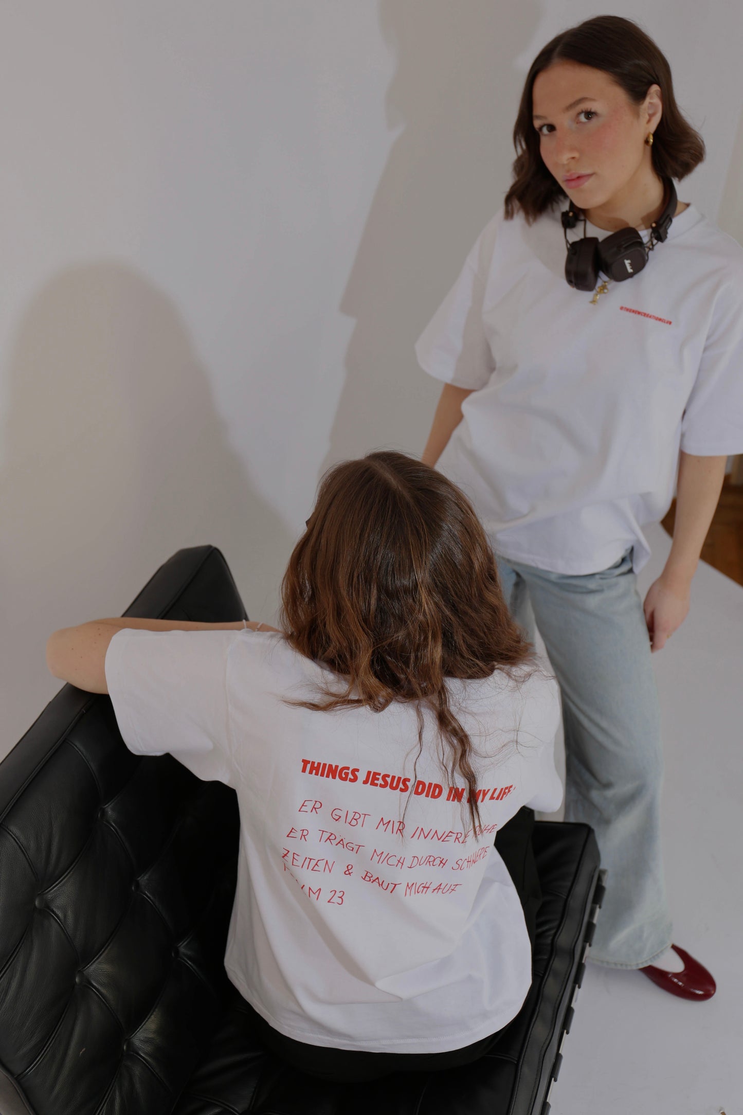 Rotes-Faith-Canvas-Shirt – designe dein Shirt selbst!