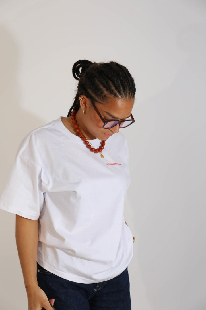 Rotes-Faith-Canvas-Shirt – designe dein Shirt selbst!