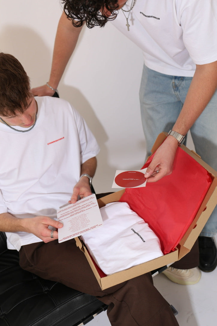 Rotes-Faith-Canvas-Shirt – designe dein Shirt selbst!